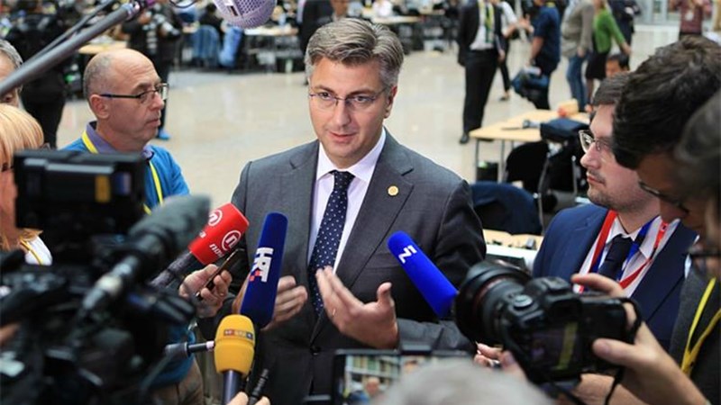 Plenković u Bruxellesu s von der Leyen, Sassolijem i Junckerom